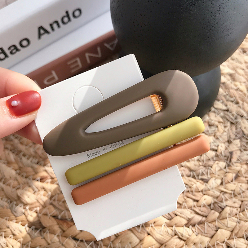 Kẹp tóc mái phong cách Hàn Quốc đơn giản cho nữ