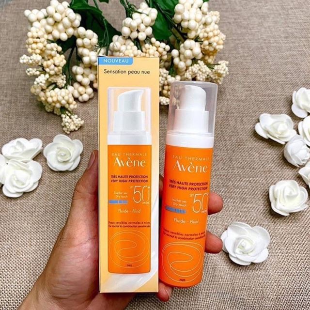 XỊt chống nắng AVENE