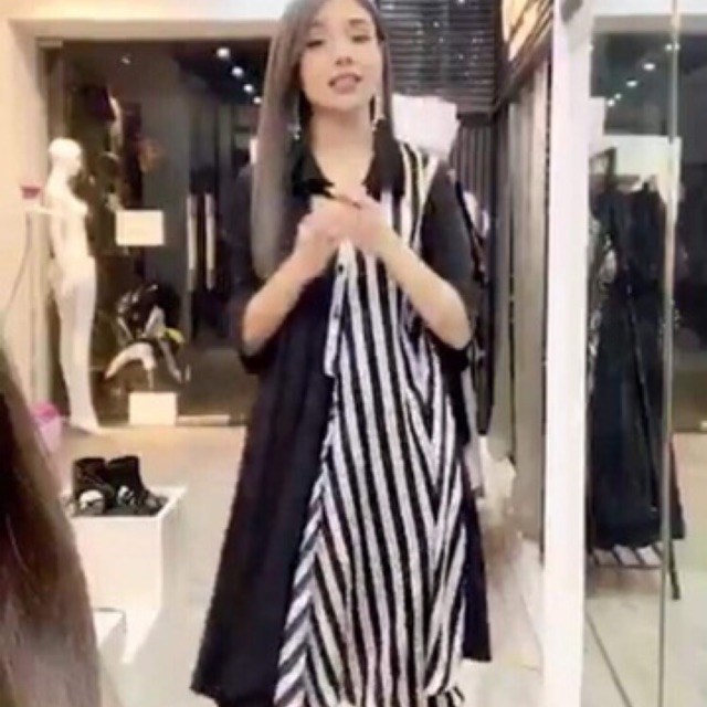 Đầm lụa kẻ sọc