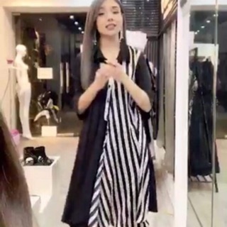 Đầm lụa kẻ sọc