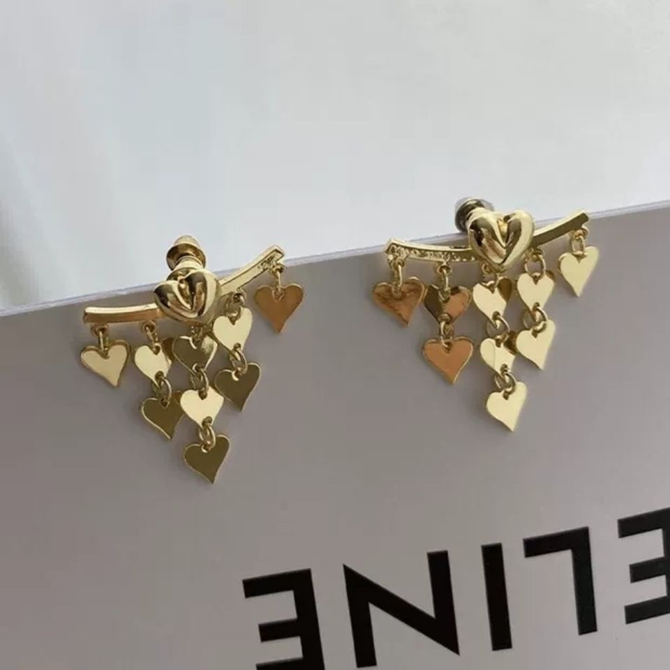 Khuyên Tai Thời Trang Hàn Quốc Bằng Thép Titan Phối Tua Rua