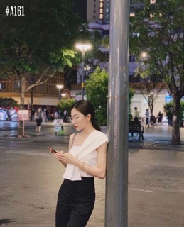 Áo croptop lệch vai