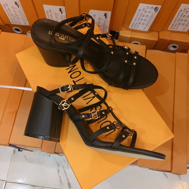 Sandal dây bản mới