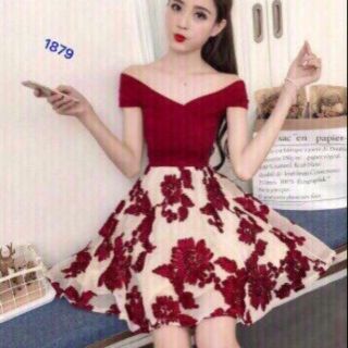 Đầm xòe trễ vai phối ren lưới thêu hoa nổi hàng Thiết Kế