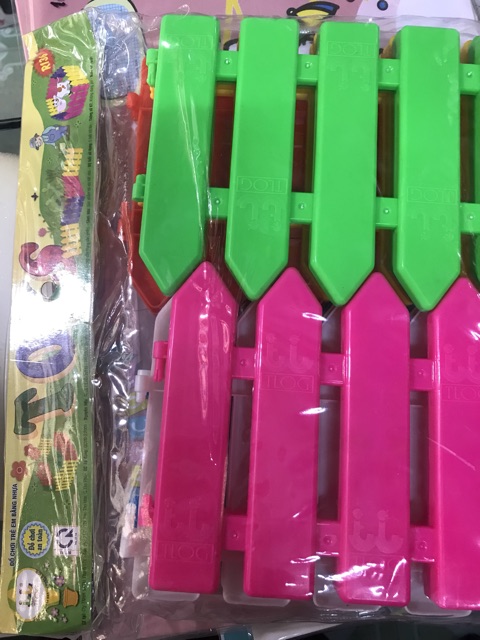 Hàng rào chặn banh cho bé chơi