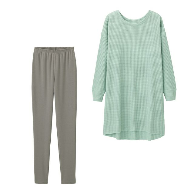 Set áo thun xốp dáng dài nữ &amp; quần leggings thời trang  của GU - Nhật