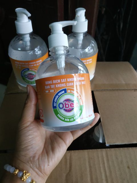 Nước rửa tay khô diệt khuẩn loại 500 ml đang gell .