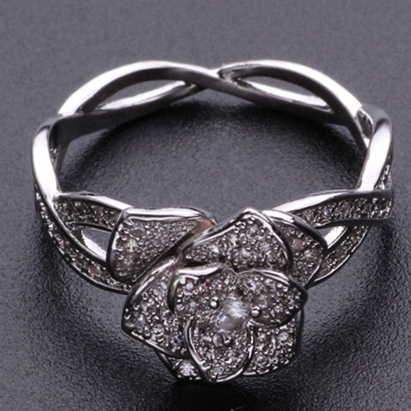 Nhẫn đính đá Sapphire nhân tạo thời trang nữ tính