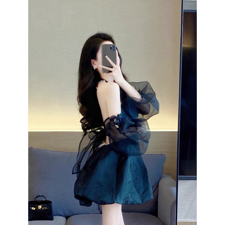 Đầm trắng- Váy cổ yếm tay phối phối tay rời buộc nơ ,Phối được 4 kiểu khác nhau- Chất gấm hoa nổi hàn quốc,TONGKHOQUANAO