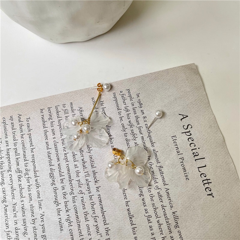 Hoa tai mạ bạc 925 hình hoa gắn ngọc trai kiểu Hàn cho nữ