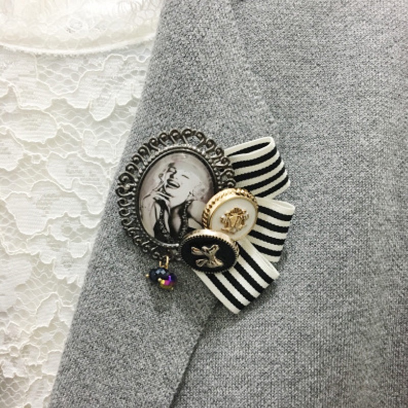 Ghim cài áo số 5 đính đá và ngọc trai thời trang cho nữ