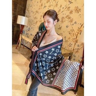 Khăn choàng họa tiết LV