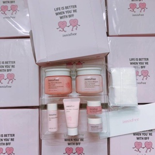 Set dưỡng Innisfree LIFE IS BETTER WHEN YOU’RE WITH BFF