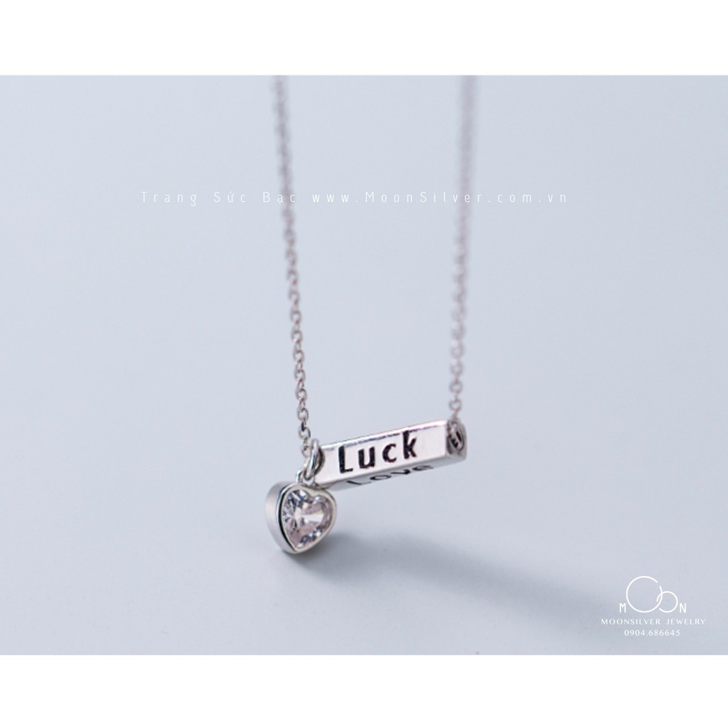 Dây chuyền bạc trái tim với chữ LOVE
