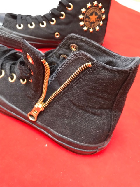 SIZE 36,5 - giày vải đen full, mẫu limitéd có khoá kéo duy nhất 01 đôi