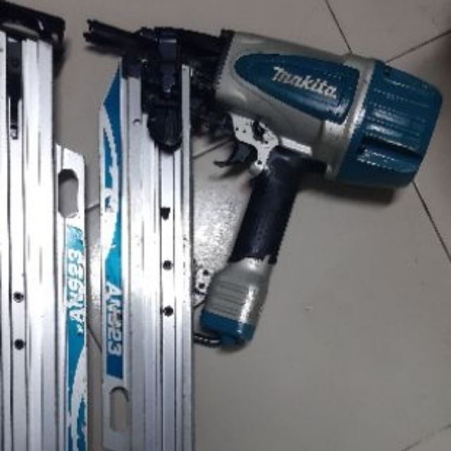 Súng bắn đinh Makita AN923 đã qua sử dụng