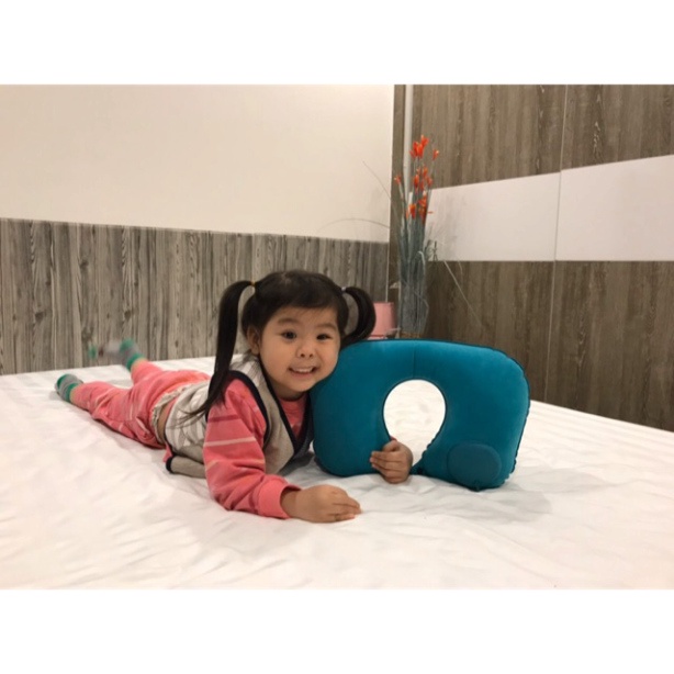 Gối hơi chữ u tự bơm siêu tiện