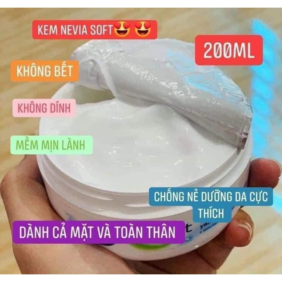 Kem dưỡng da Nivea Soft 200ml dưỡng ẩm chống nẻ chống khô mốc.