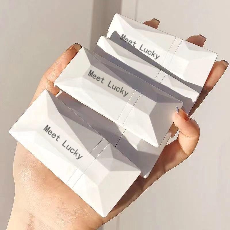 Son kem màu lì mịn màng không phai không dính cốc trang điểm dự tiệc
 | BigBuy360 - bigbuy360.vn
