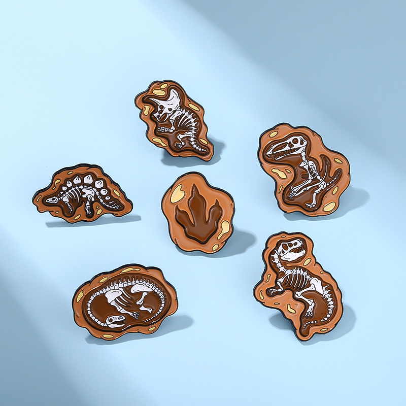 Ghim cài áo Qihe Jewelry hình xương khủng long tráng men