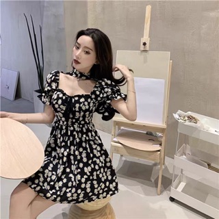 Đầm Xoè Hoa Cúc Đen Dây Choker Độccccc