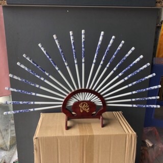 Đũa Và Bát Thờ