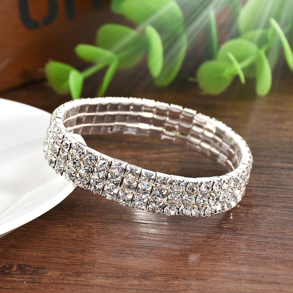 Vòng tay co giãn đính đá pha lê sang trọng | BigBuy360 - bigbuy360.vn