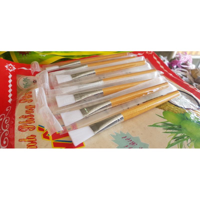 Cọ quét đắp mặt nạ, cán gỗ 18cm
