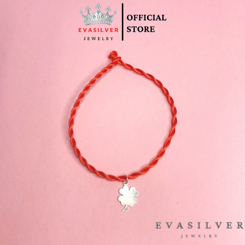 Vòng tay chỉ đỏ gắn cỏ 4 lá bạc ta đem lại may mắn