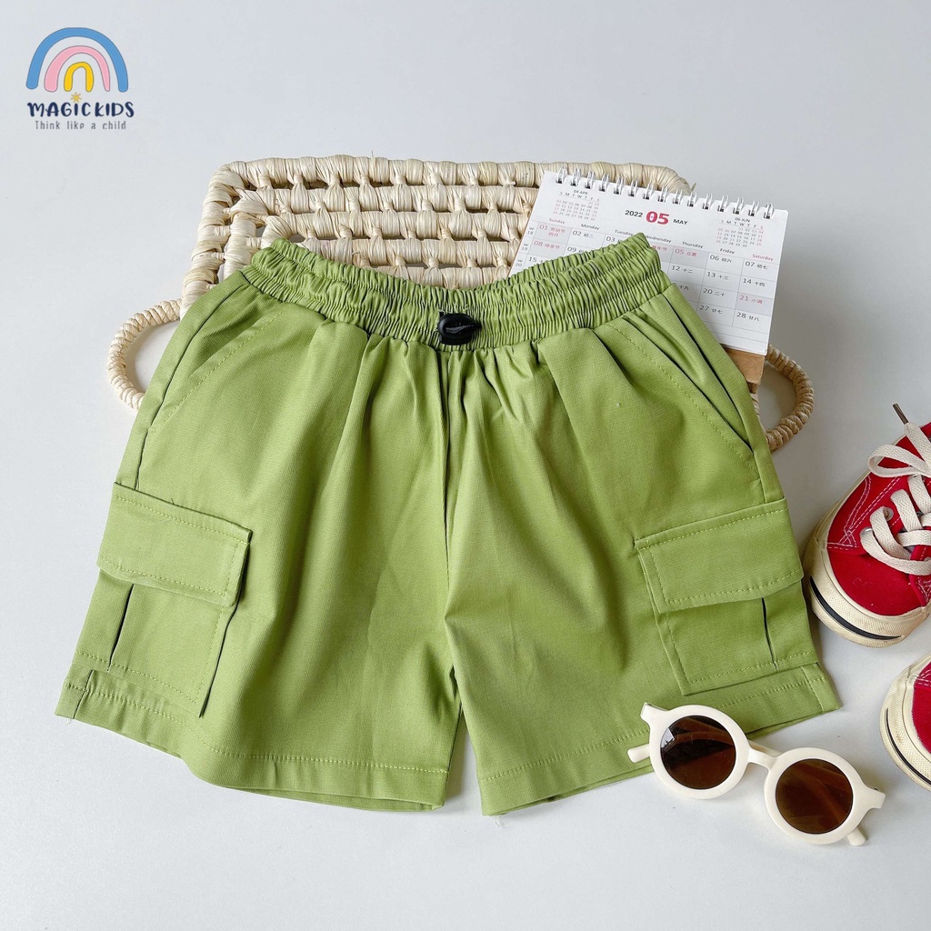 Quần đùi short kaki ngắn cho bé trai 1 2 3 4 5 6 7 tuổi túi ốp dây rút cá tính Magickids Quần áo trẻ em QĐ22004
