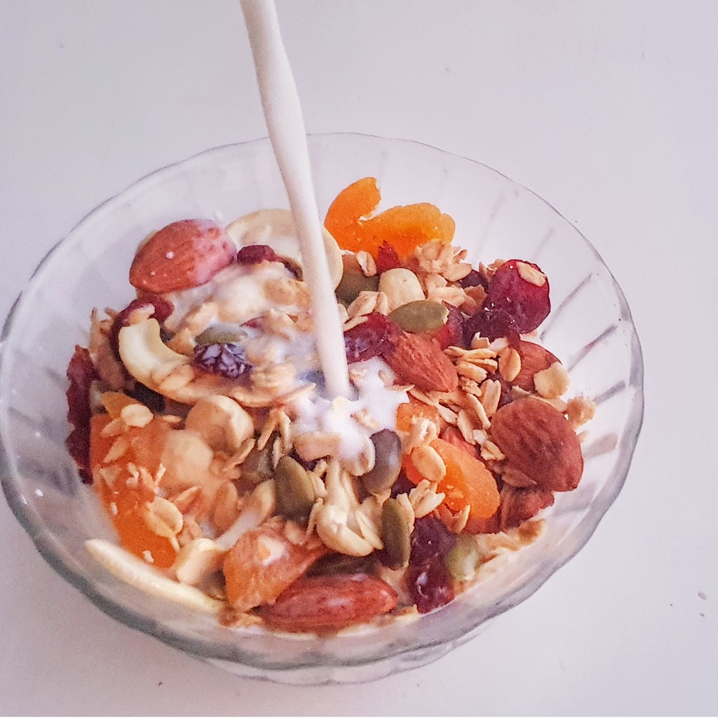 GRANOLA HOMEMADE nhiều hạt quả sấy 500g- ngũ cốc giảm cân, ăn kiêng, dinh dưỡng buổi sáng | BigBuy360 - bigbuy360.vn