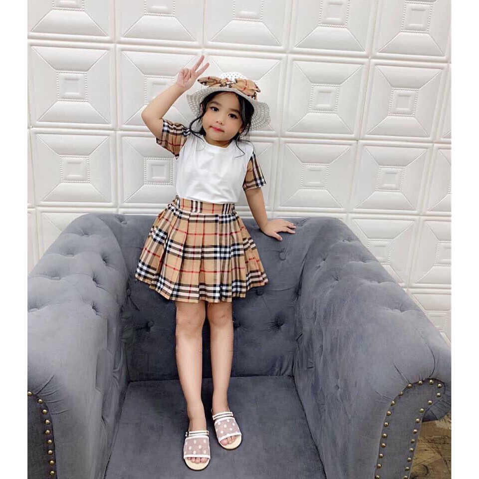 Bộ Burberry cho bé gái