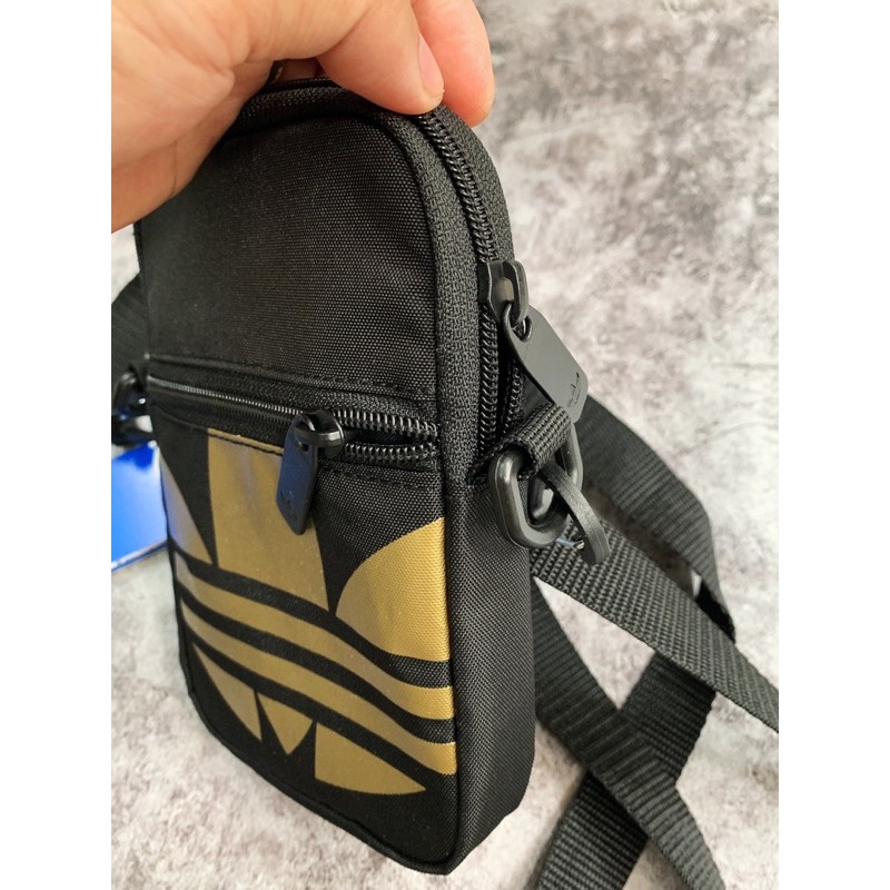 Túi Adidas Mini B105 BIG TREFOIL FESTIVAL BAG BLACK/GOLD FT8198