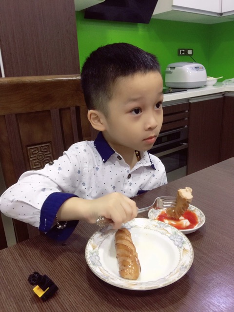 Xúc xích heo sạch: Cam kết sạch, ngon, không chất bảo quản | BigBuy360 - bigbuy360.vn