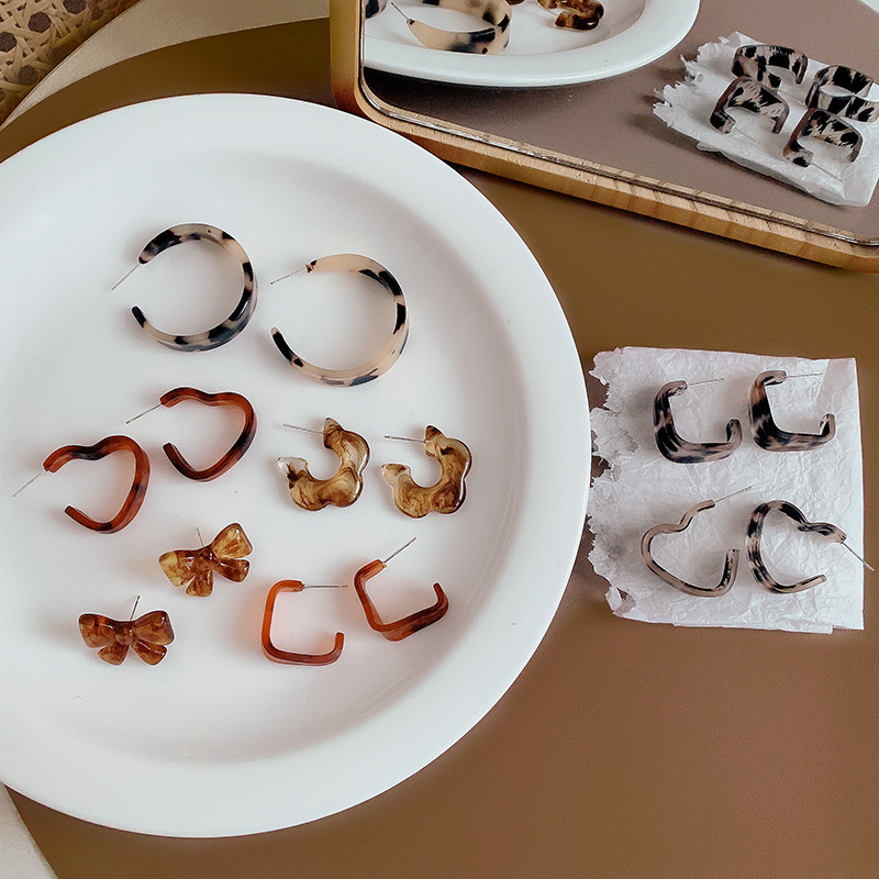 Bông tai họa tiết da báo xinh xắn dành cho nữ