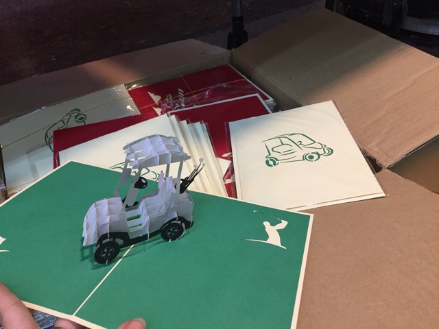 Xe ô tô chơi gofl - Gofl - Thiệp 3D | BigBuy360 - bigbuy360.vn