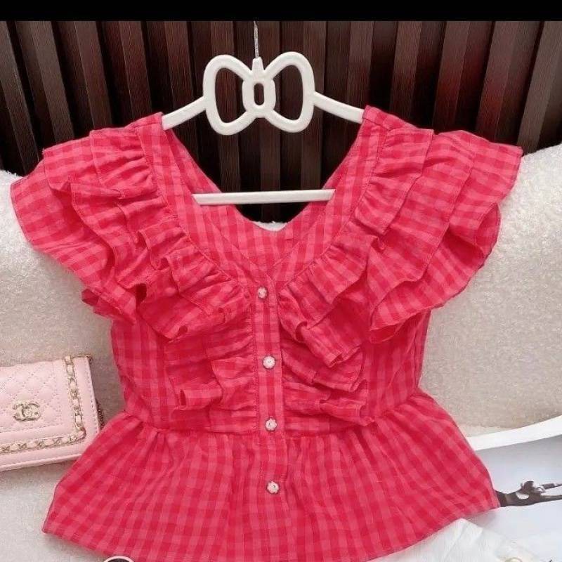 Bộ bé gái áo bèo ngực và quần đùi gắn cúc 2 mầu Hồng, Trắng 8-30kg XHN1049