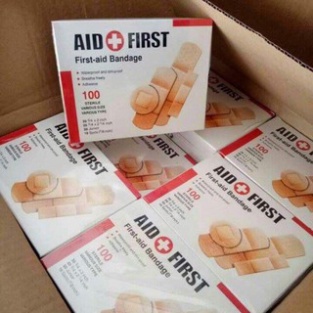 Hộp 100 Miếng Dán Vết Thương Urgo Aid First, Tiện Dụng Cho Gia Đình, Hàng Chuẩn Chất Lượng 100%