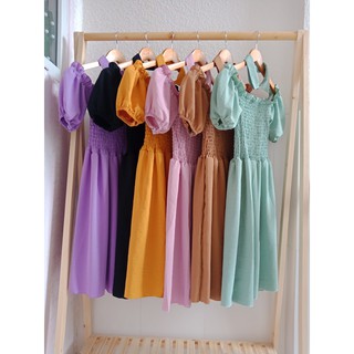 Đầm xòe trễ vai kèm choker vãi đũi