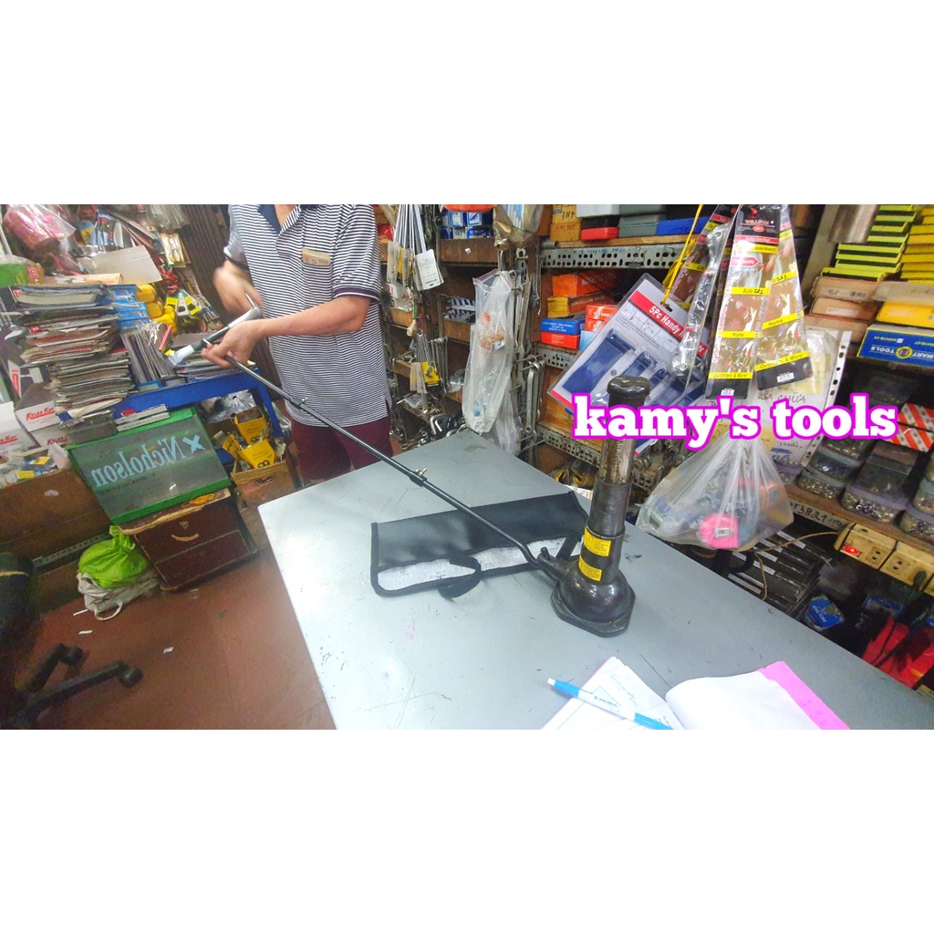 Bộ tay quay 3 khúc và con đội xe innova thay vỏ dự phòng mở tắc kê bánh xe sơ cua