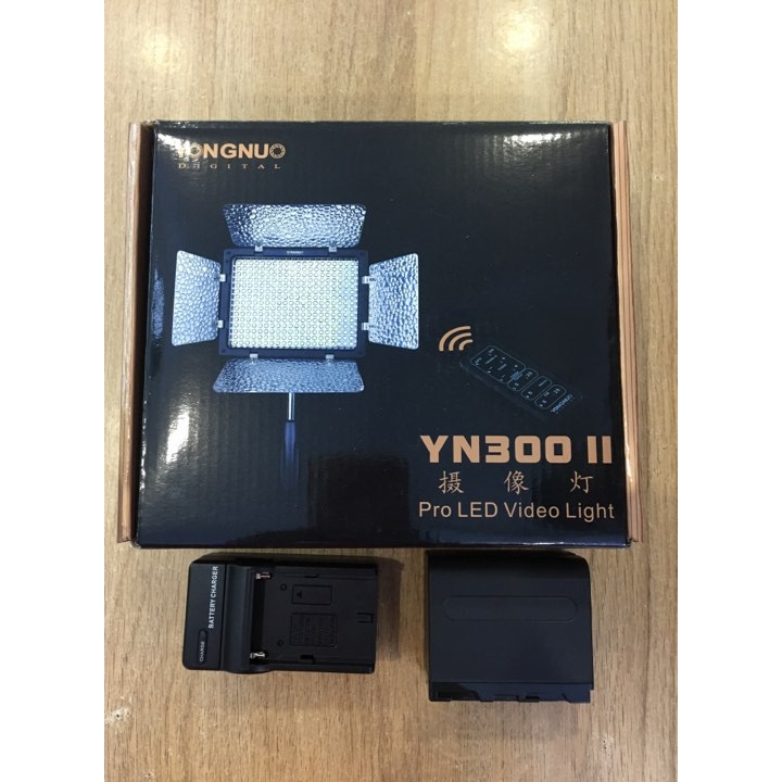 Combo đèn led Yongnuo YN-300 II Pro LED Video(pin+sạc)