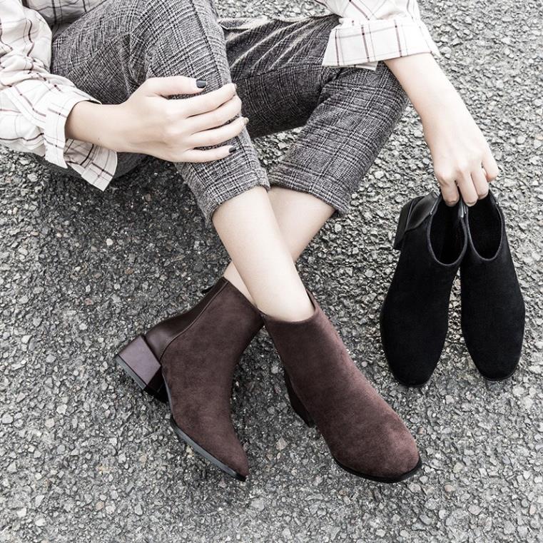 Bốt nữ cổ thấp da lộn, gót vuông 4cm. Giày boots nữ da lộn cao cấp, có lót lông mịn bên trong. 📱