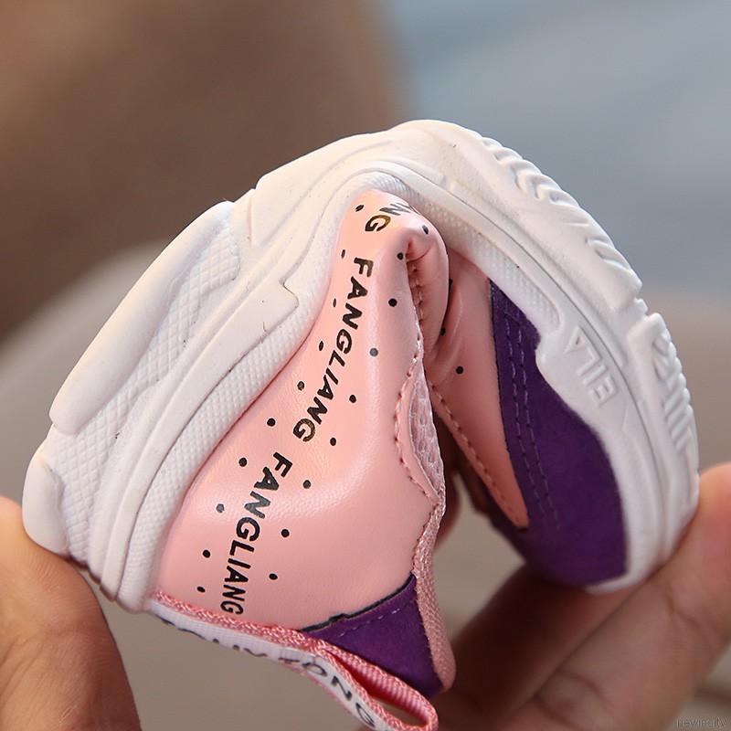 Giày thể thao đế mềm chống trượt thoáng khí cho bé