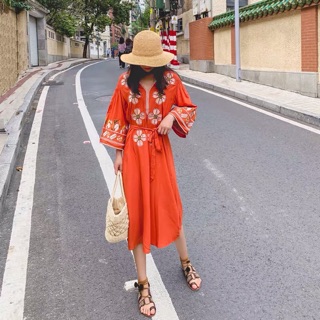 Đầm thêu dài