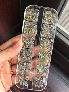 Đá YHB mix size màu vàng nhạt