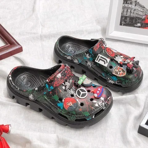 Dép cross giới tính vảy sơn hoạ tiết sao đêm  đế răng cưa lượn sóng sục cross bít đầu hotrend HM772