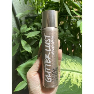 Xịt toàn thân kim tuyến nhũ dưỡng ẩm Victoria Secret Glitter Lust Shimmer Spray 75g