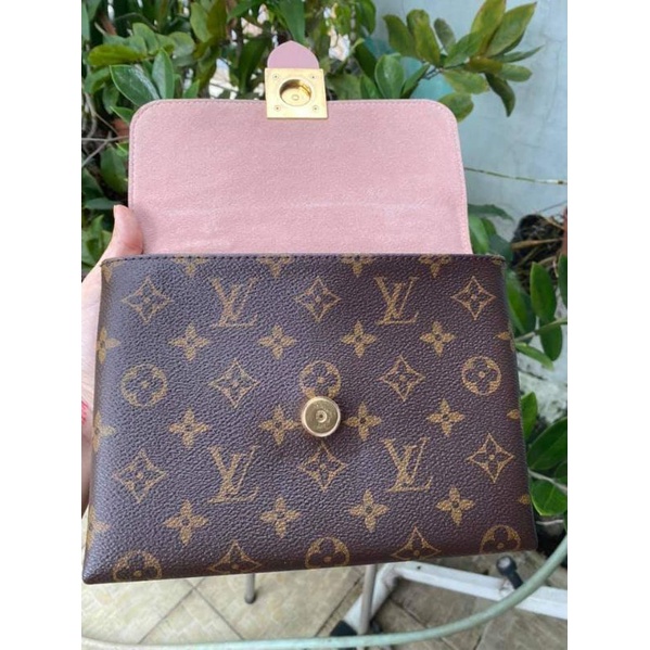 Thanh lí túi auth đã qua sử dụng