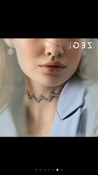 Choker đá ziczac