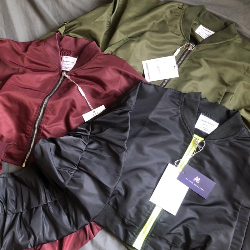 Áo khoác bomber dù dáng croptop